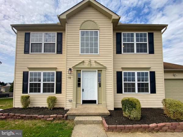 18 RIVERDALE LN, Clayton, DE 19938