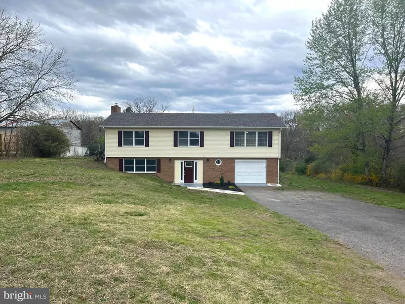 364 RUSTIC TAVERN RD, Hedgesville, WV 25427