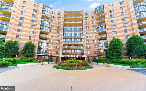 8360 GREENSBORO DR #109, Mclean, VA 22102