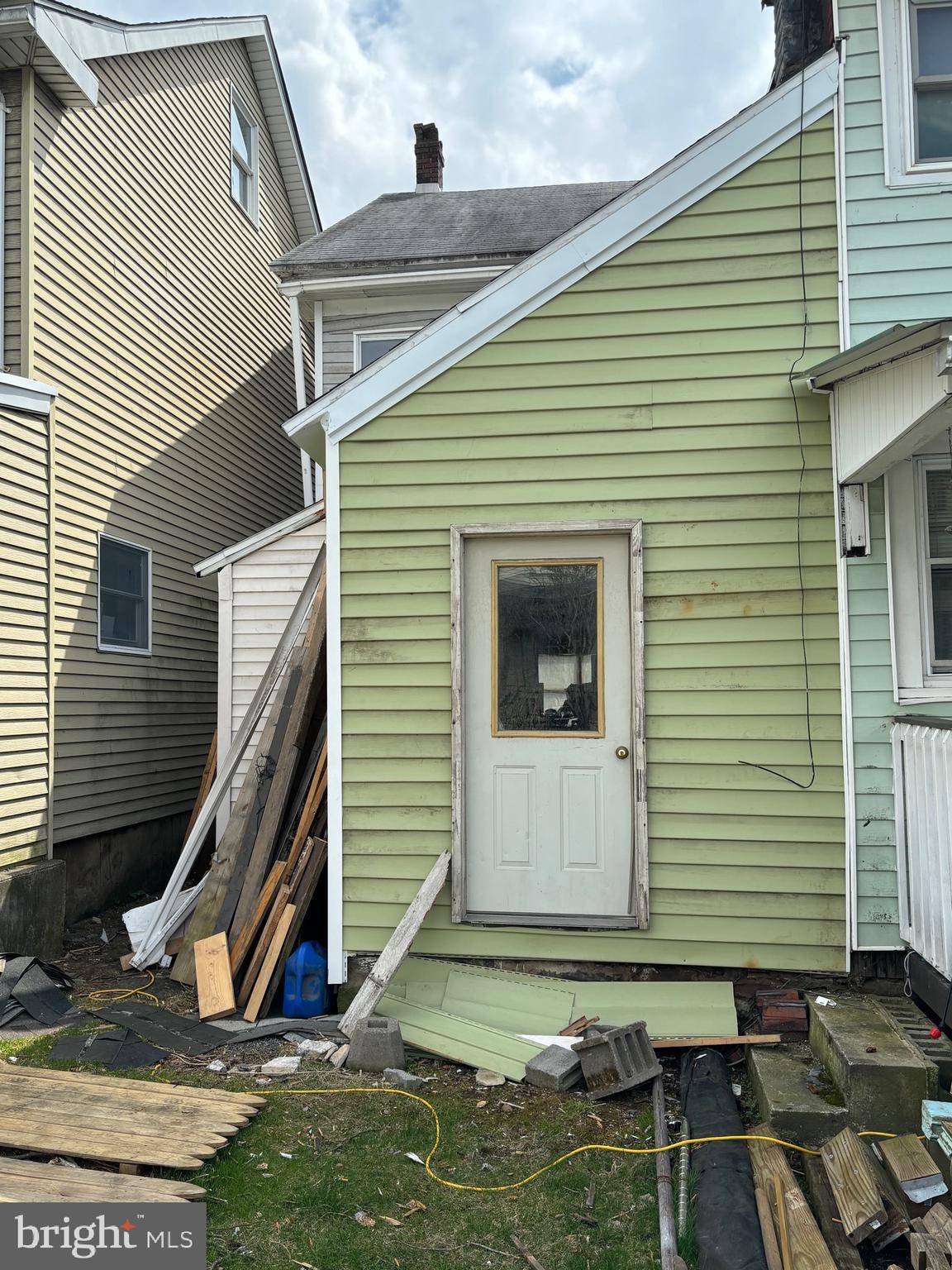 Lansford, PA 18232,325 W RIDGE ST