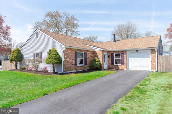 2 RAYBORN CT, Newark, DE 19702