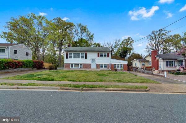 13420 FOREST GLEN RD, Woodbridge, VA 22191