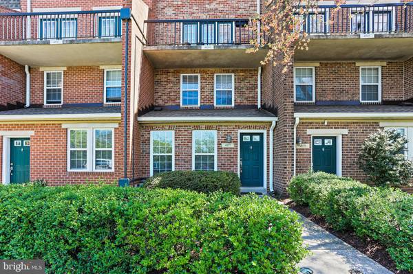 4077 CHESTERWOOD DR #4077, Silver Spring, MD 20906