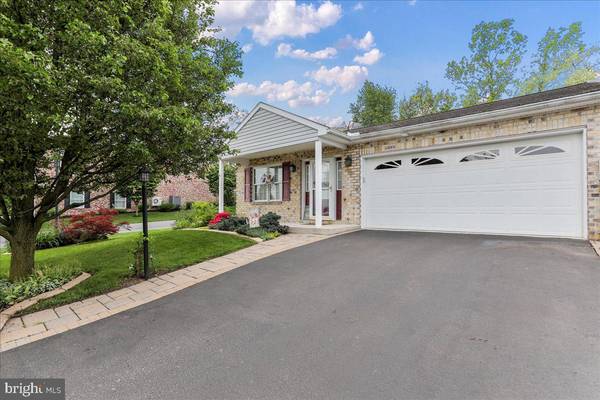 Waynesboro, PA 17268,735 GOLDEN SPRING DRIVE N