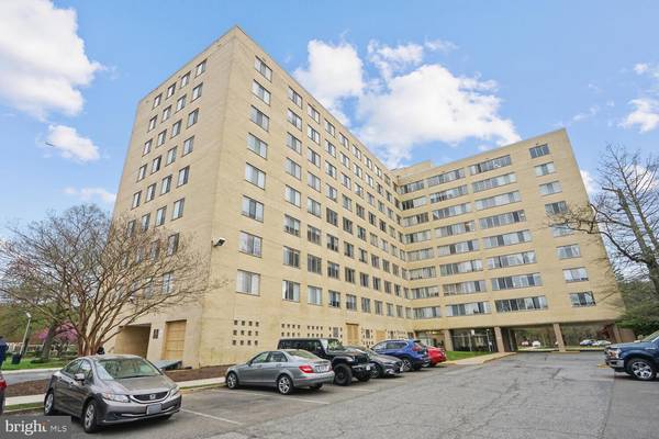 6641 WAKEFIELD DR #502, Alexandria, VA 22307