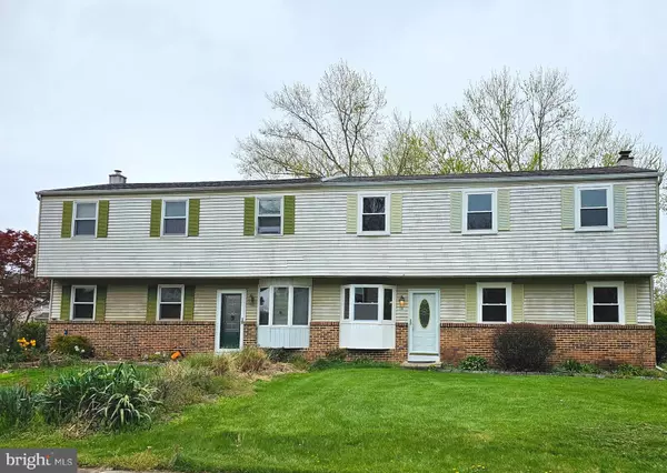 10 S CHESTNUT CT, Perkasie, PA 18944