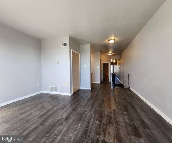 Philadelphia, PA 19121,1517 W NORRIS ST #3RD FL