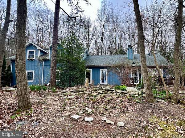 9 DOGWOOD DR, Newville, PA 17241