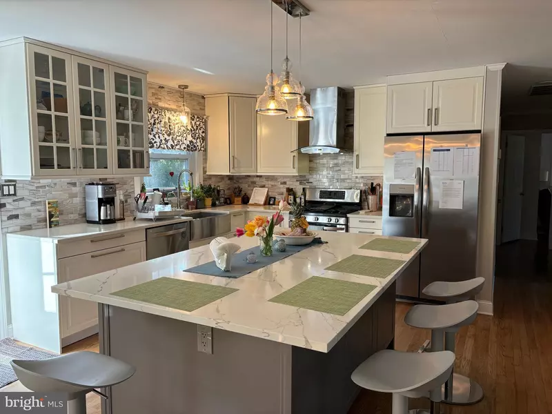236 HENDRICKSON DR, Princeton Junction, NJ 08550