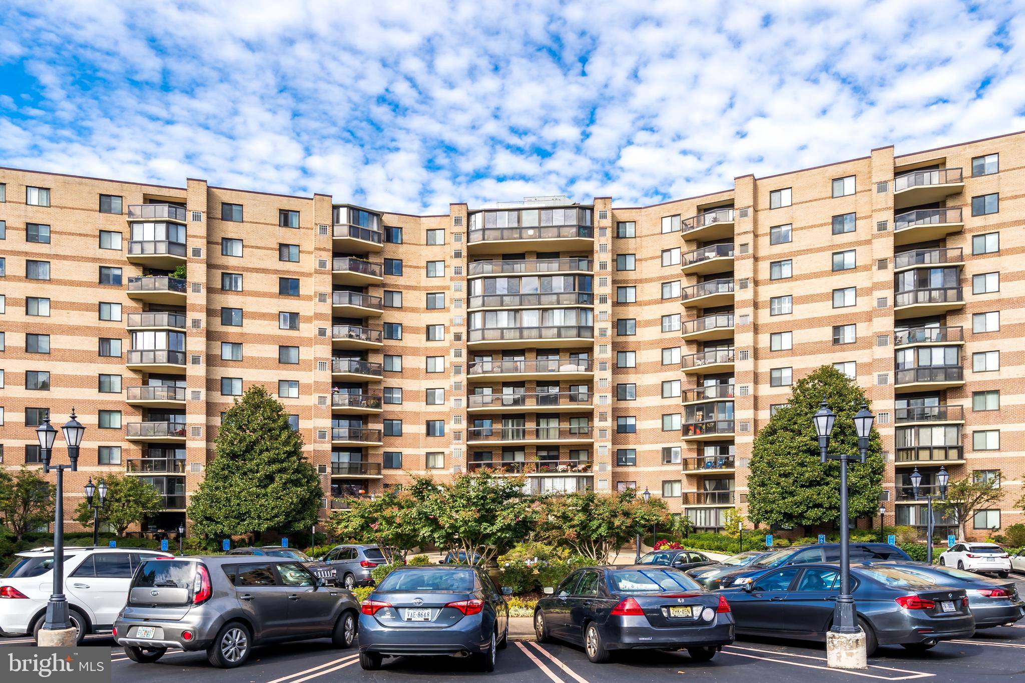 8370 GREENSBORO DR #1007, Mclean, VA 22102