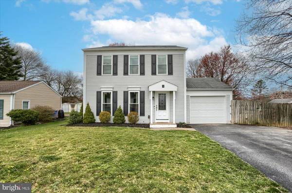 2 BAYBERRY DR, Mechanicsburg, PA 17050