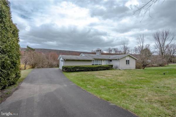 85 W WHITE BEAR DR, Summit Hill, PA 18250