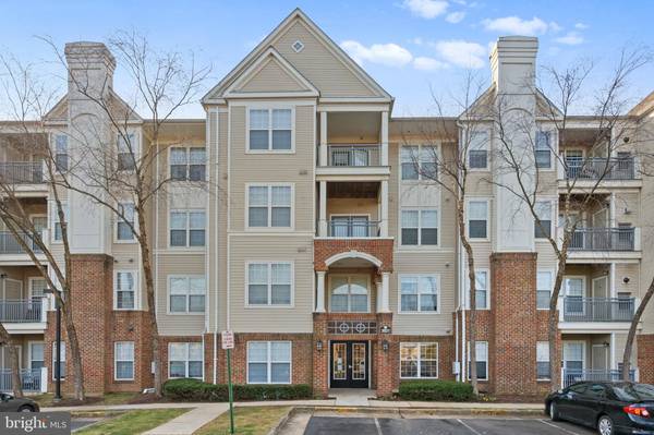 3021 NICOSH CIR #1203, Falls Church, VA 22042