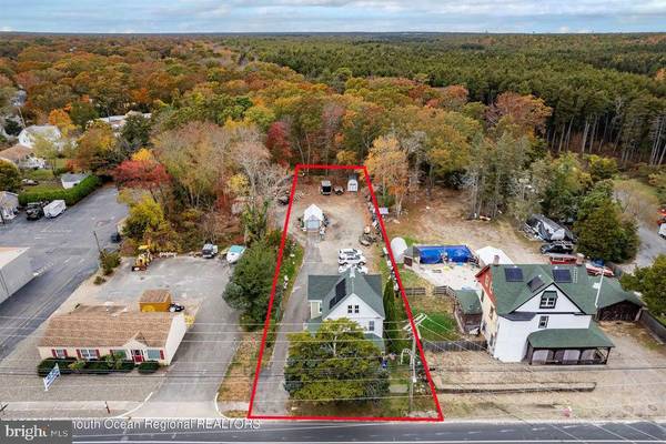 Lanoka Harbor, NJ 08734,824 N MAIN ST