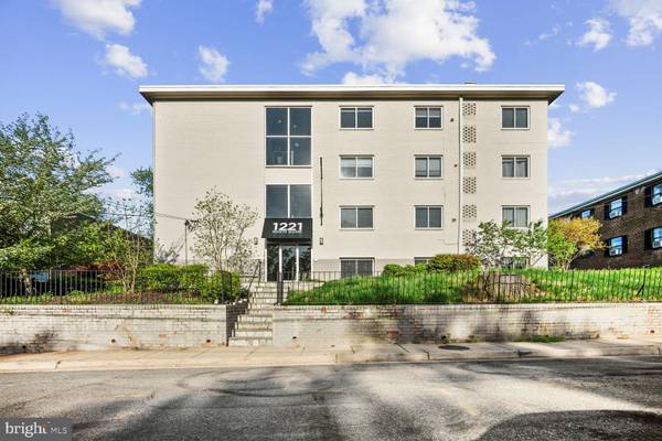 1221 N QUINN ST N #11, Arlington, VA 22209