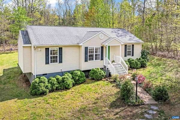 322 HUMMINGBIRD RD, Scottsville, VA 24590