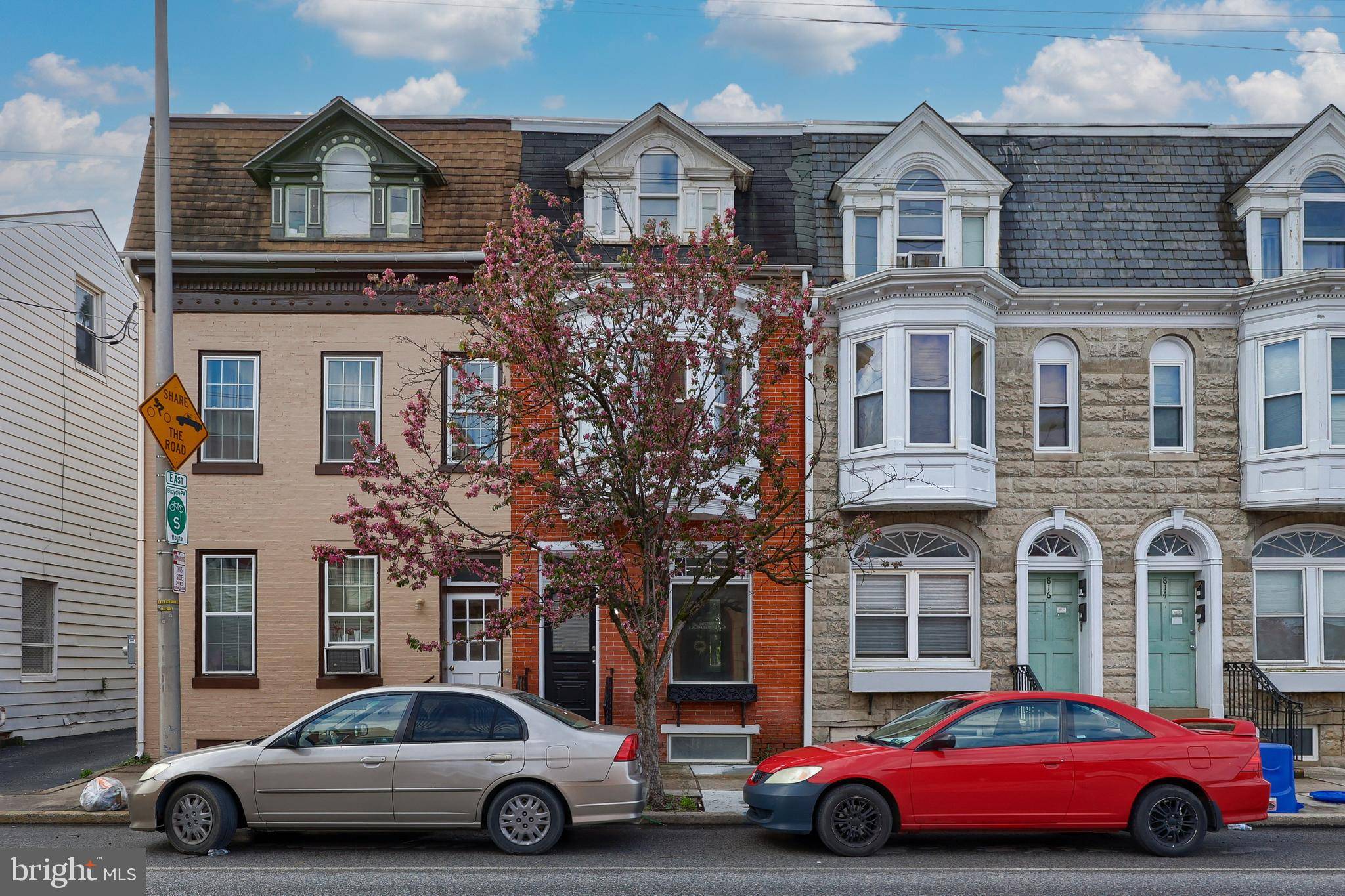 818 E MARKET ST, York, PA 17403