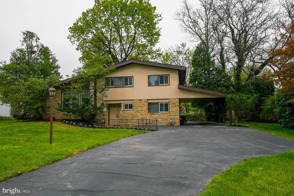 13 CAMELOT DR, Plymouth Meeting, PA 19462