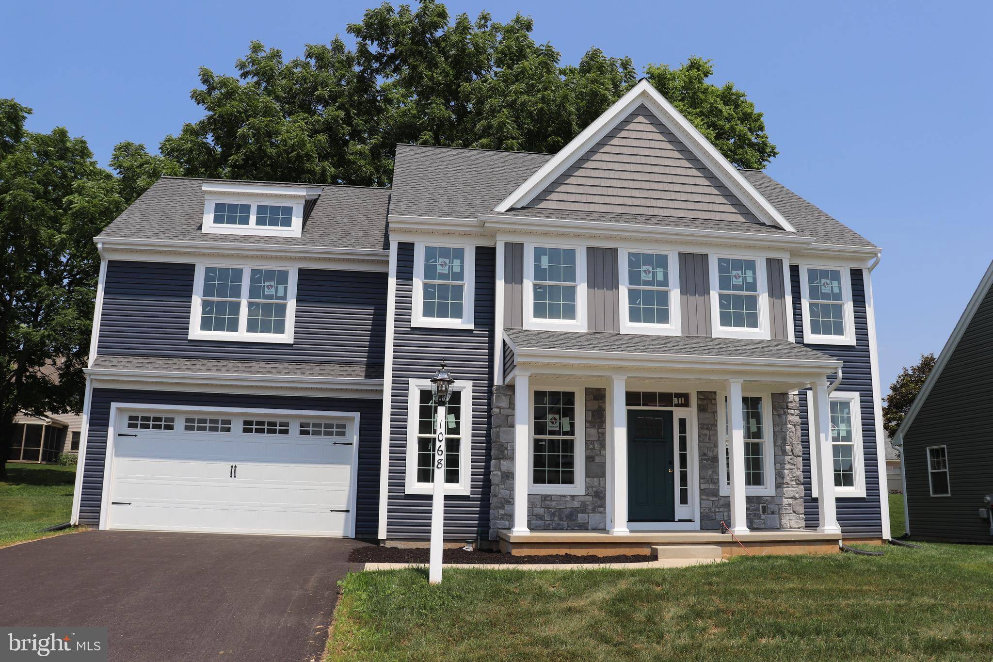 1068 GREENVIEW DR #32, Lancaster, PA 17601