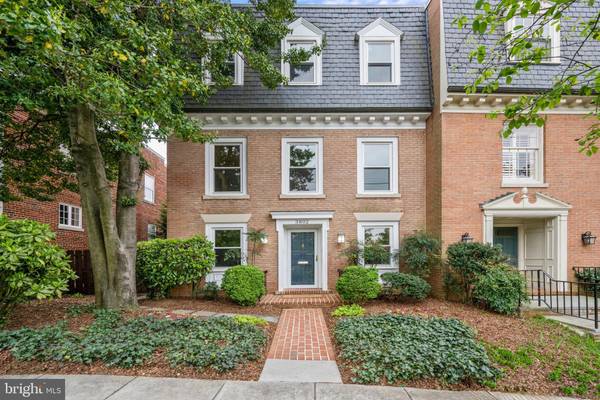 3802 KLINGLE PL NW, Washington, DC 20016