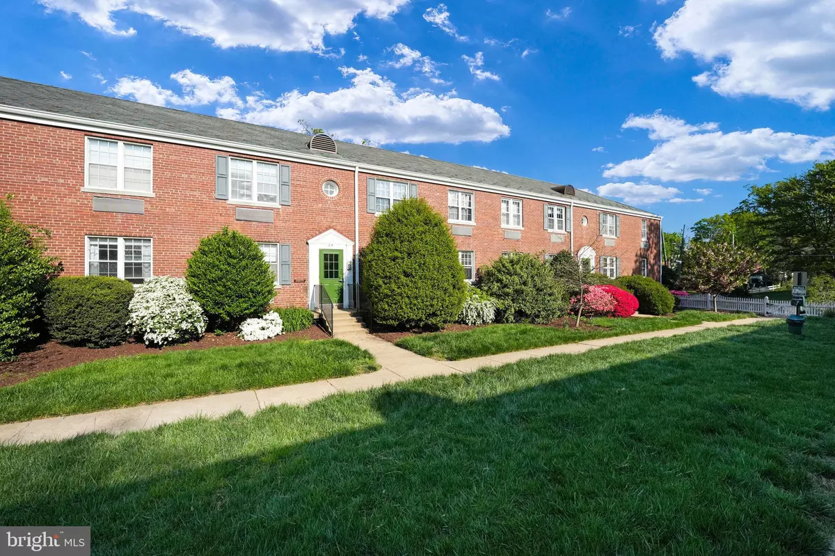 Alexandria, VA 22305,24 AUBURN CT #D