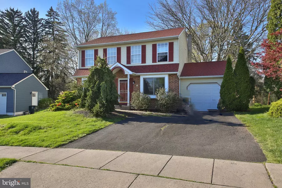 516 WALTHAM LN, Perkasie, PA 18944