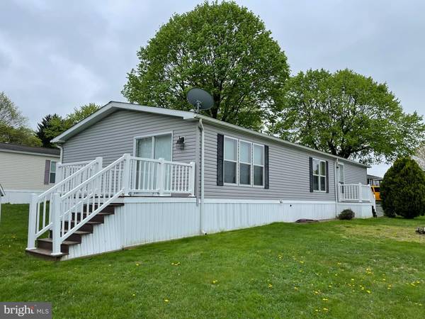 126 RAIN DOVE DR, Red Lion, PA 17356