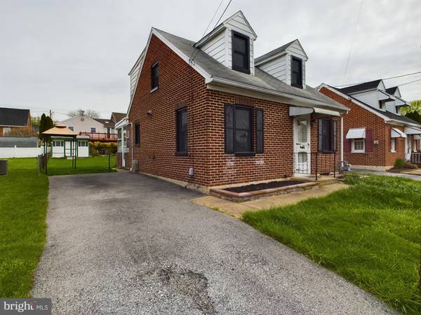 821 E 10TH AVE, York, PA 17402