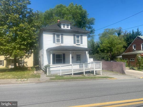 304 RANDOLPH ST, Martinsburg, WV 25401