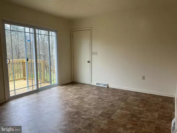 Inwood, WV 25428,224 ZIG ZAG LN