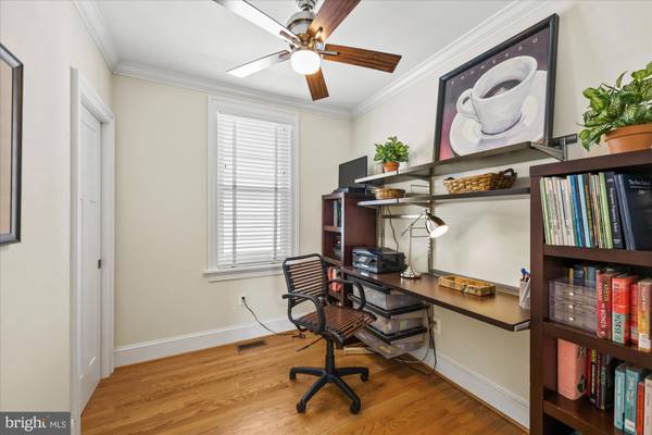 Washington, DC 20012,854 VENABLE PL NW