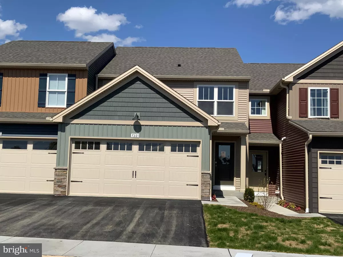 Harrisburg, PA 17112,7410 RED OAK CT