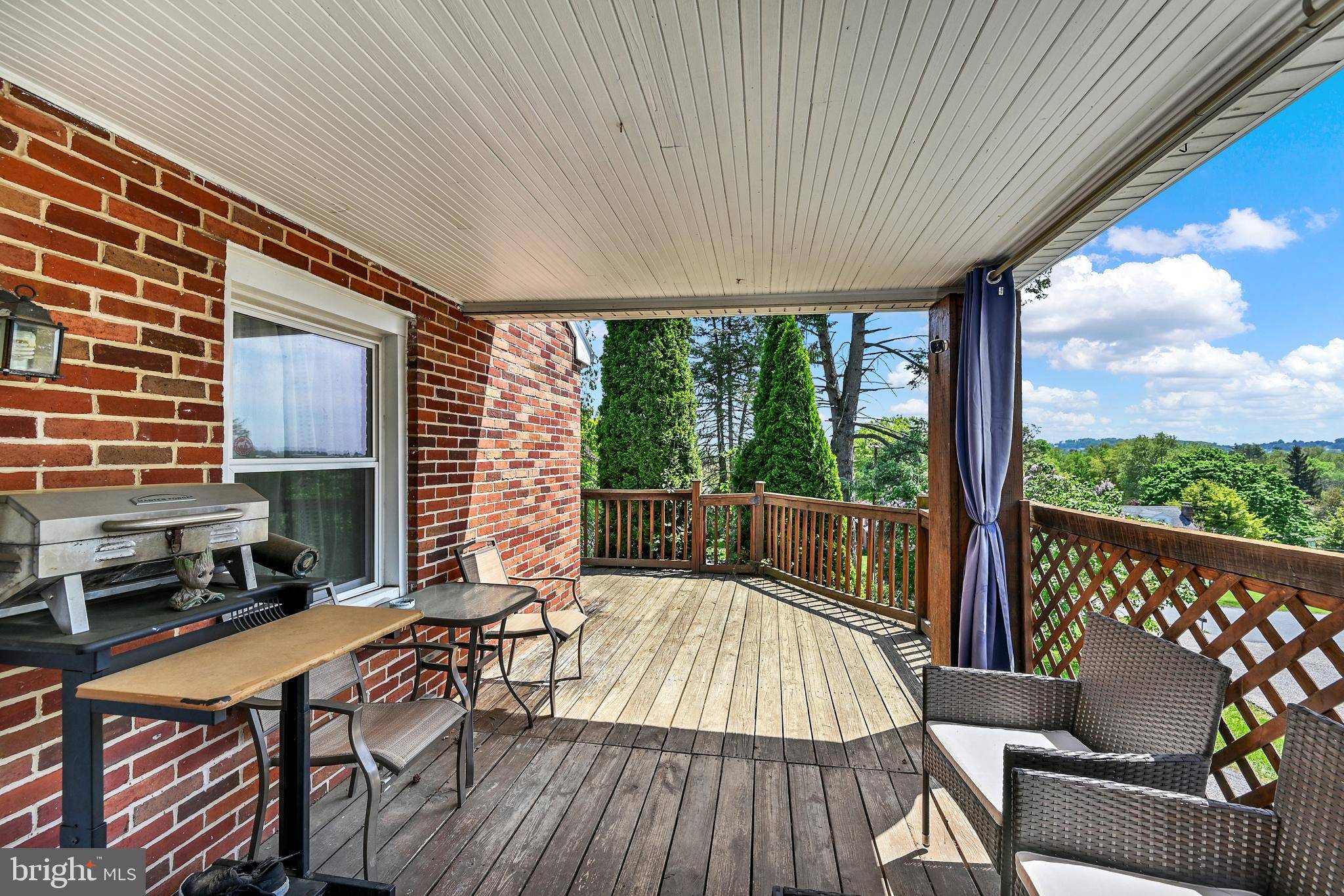 York, PA 17403,417 CORBIN RD