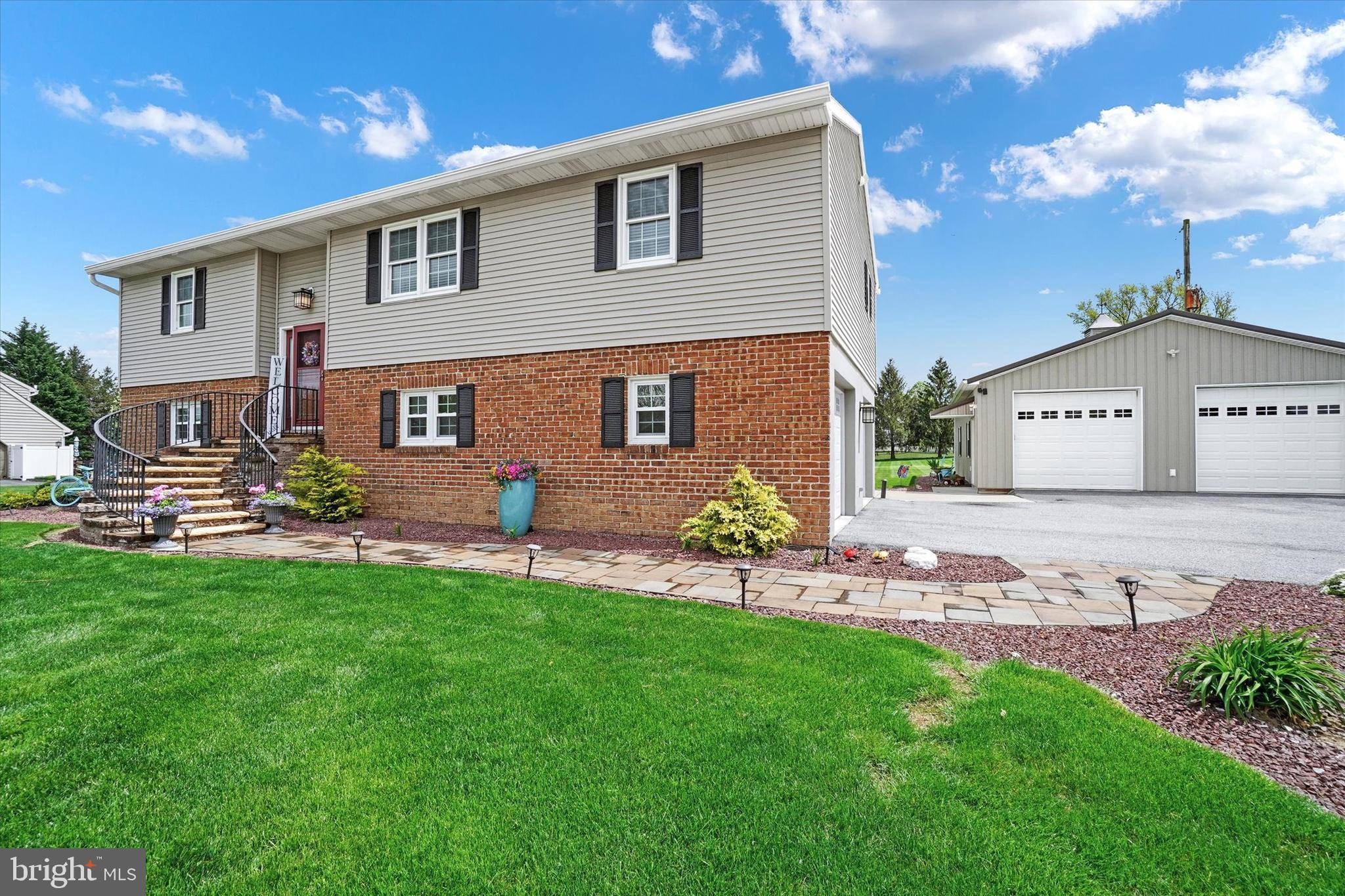York, PA 17402,310 DEW DROP ROAD