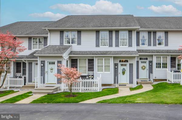 8 LAWNHERST CT, Easton, PA 18045