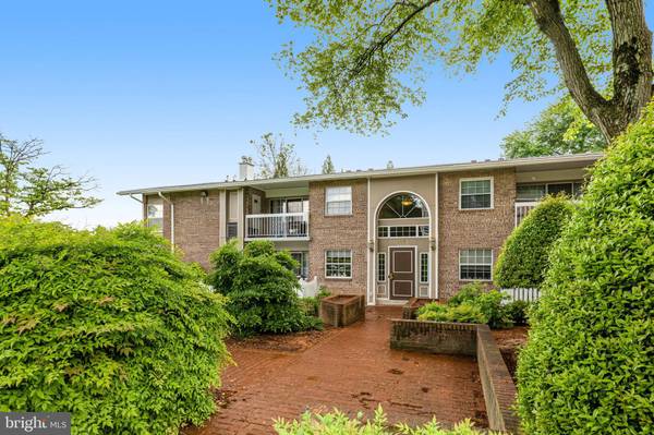 1952 KENNEDY DR #103, Mclean, VA 22102