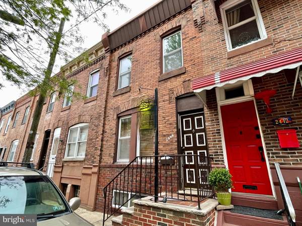 2414 S WARNOCK ST, Philadelphia, PA 19148