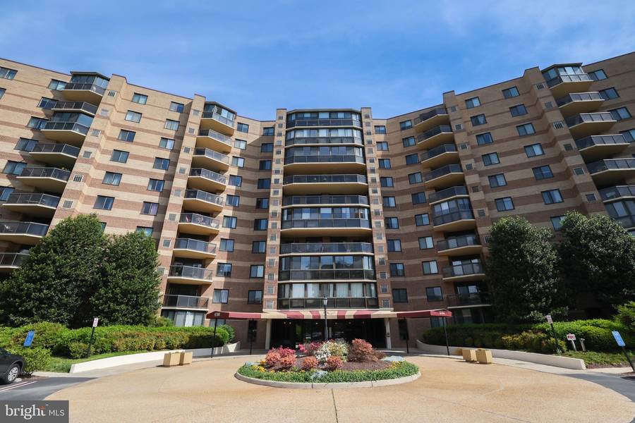 8380 GREENSBORO DR #318, Mclean, VA 22102