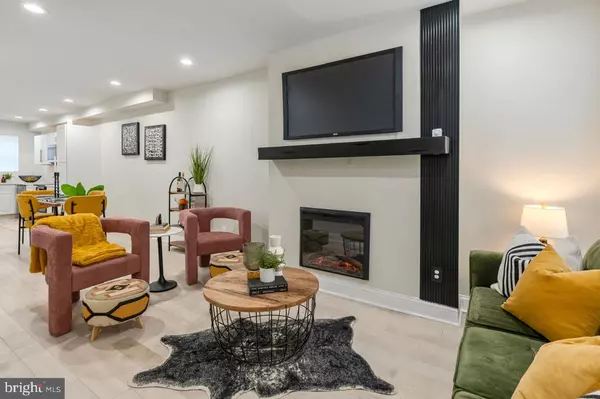 1606 W PRATT ST W, Baltimore, MD 21223