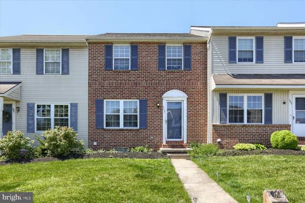 229 GREENLAND DR, Lancaster, PA 17602