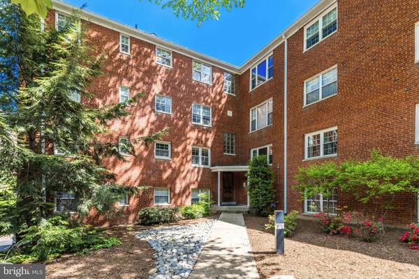 Arlington, VA 22209,1427 NASH ST N #27