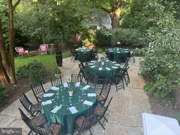 Alexandria, VA 22302,509 LLOYDS LN