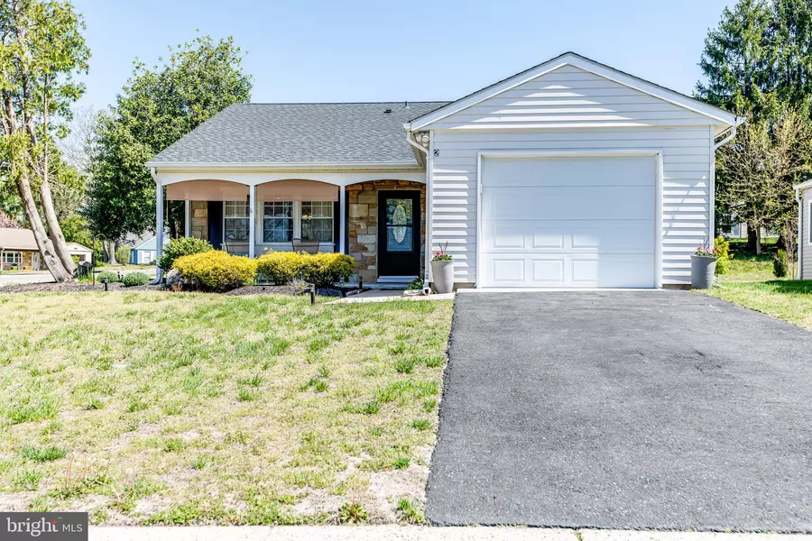 2 NEW CASTLE DR, Southampton, NJ 08088