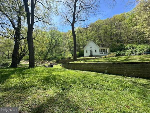 6112 FOXES HOLLOW RD, Romney, WV 26757