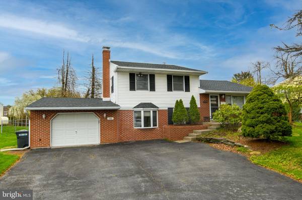 1465 EXETER CIR, Allentown, PA 18103