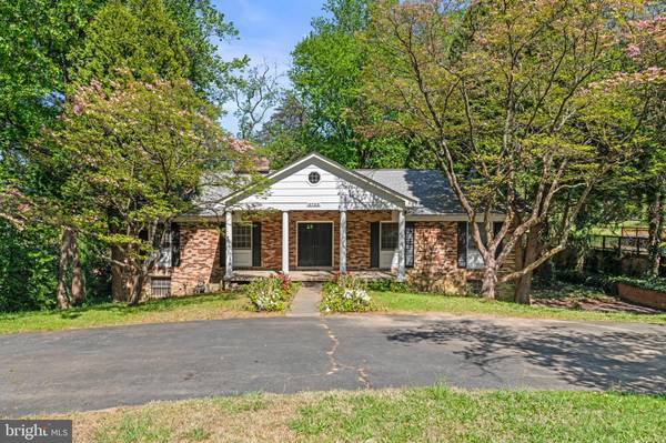 3703 SLEEPY HOLLOW RD, Falls Church, VA 22041