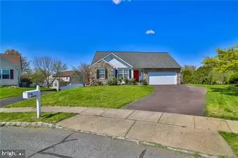 6028 SPLIT LOG DR, Pipersville, PA 18947