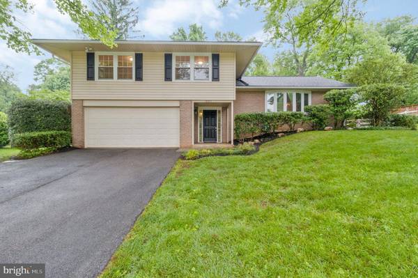 16511 GRANDE VISTA DR, Derwood, MD 20855