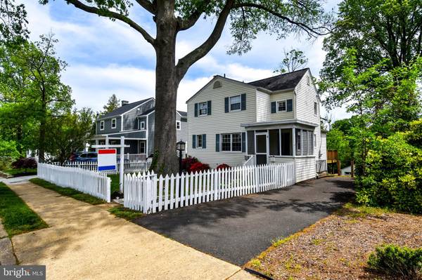 214 GREENWAY BLVD W, Falls Church, VA 22046