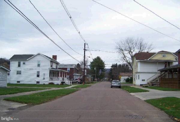 Meyersdale, PA 15552,219 LARGE ST